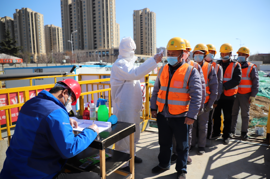 疫情防控不誤工，強大合力拼出“加速度”